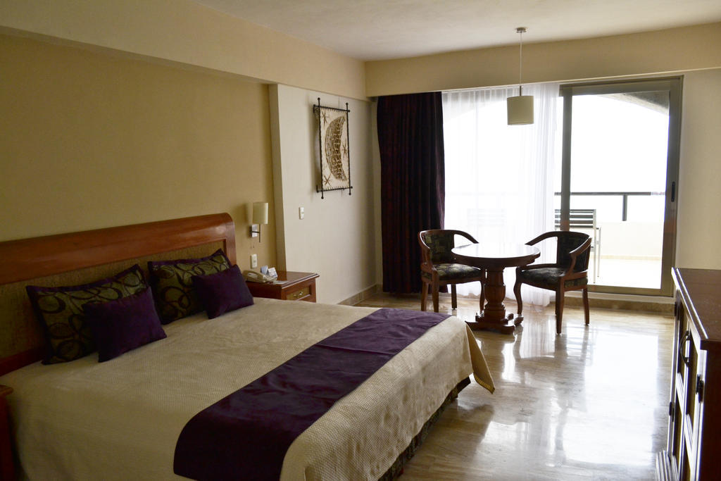 โกลเดน พานาสซัส รีสอร์ต แอนด์ สปา - ออลอินคลูซีฟ  Hotel แคนคูน ภายนอก รูปภาพ